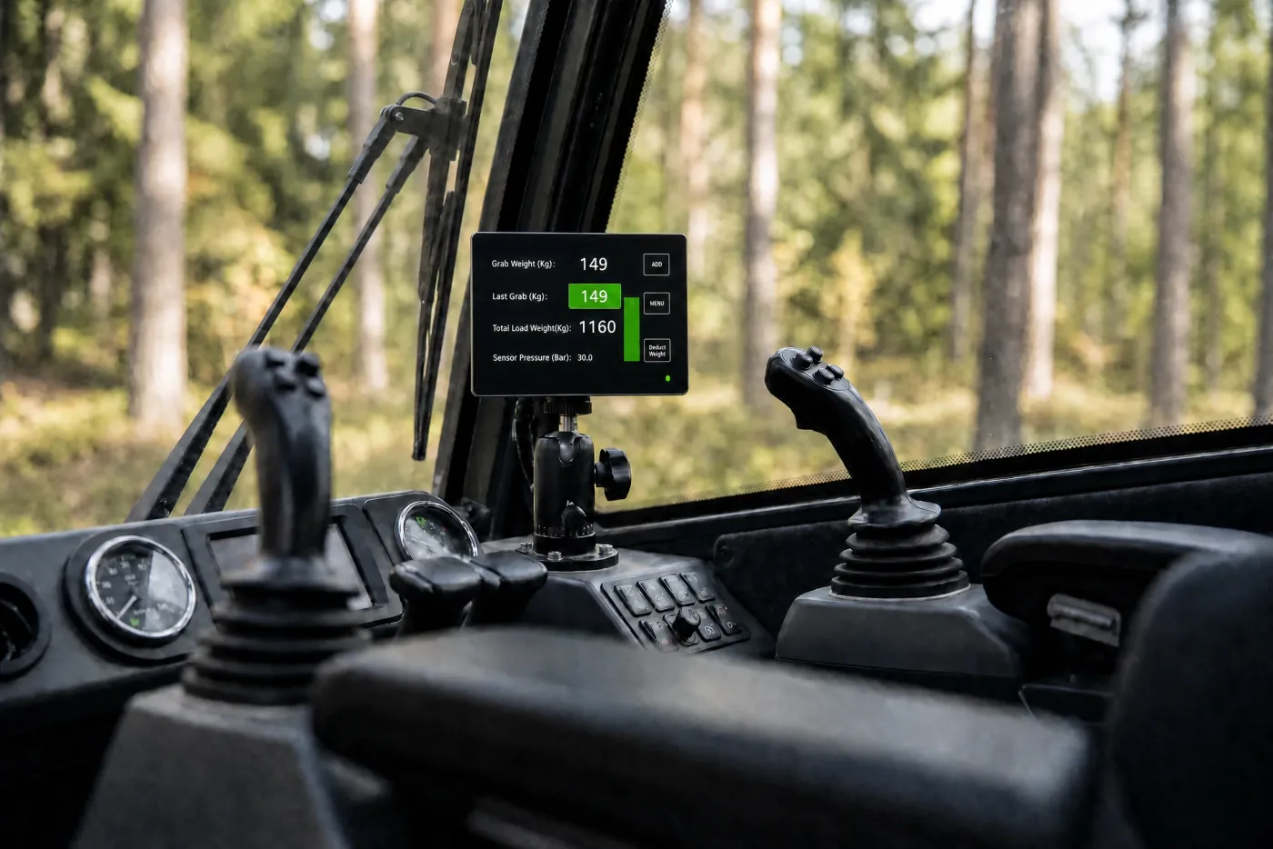 WeighPro Wireless in-cab display showing live crane load weight